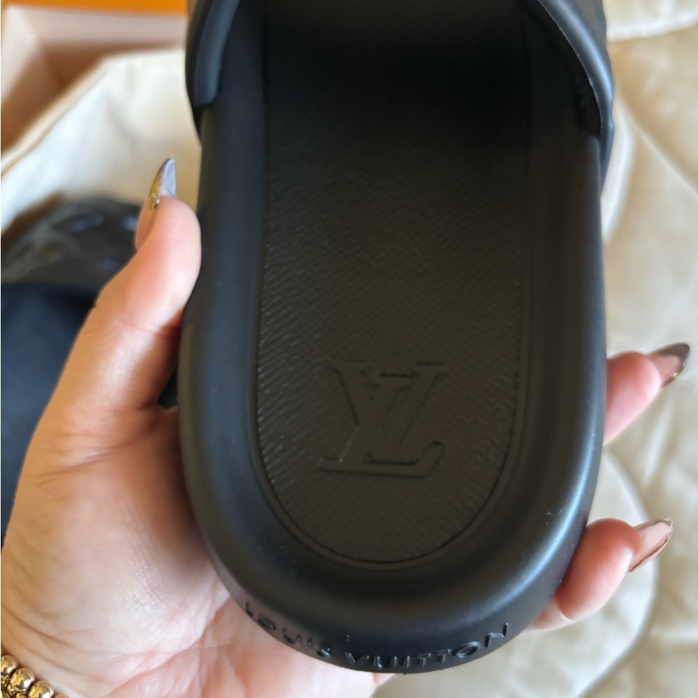 Louis Vuitton Embossed Black Waterfront Mule (Men’s 7) - Picture 7 of 11